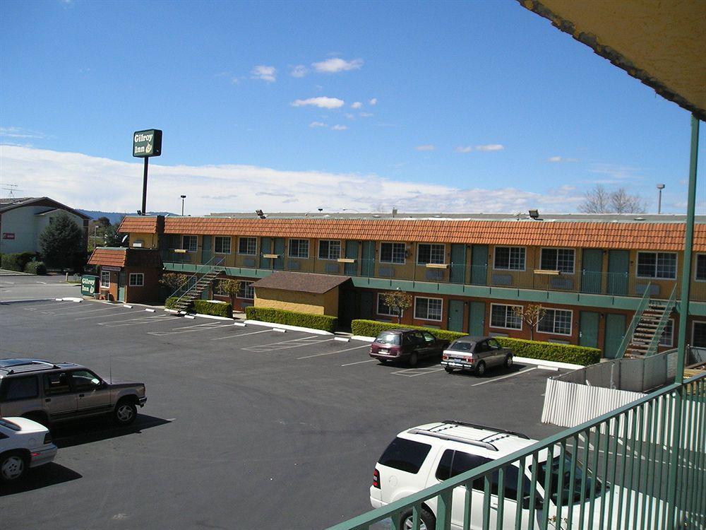 Gilroy Inn ภายนอก รูปภาพ