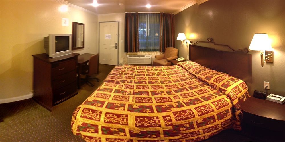 Gilroy Inn ภายนอก รูปภาพ