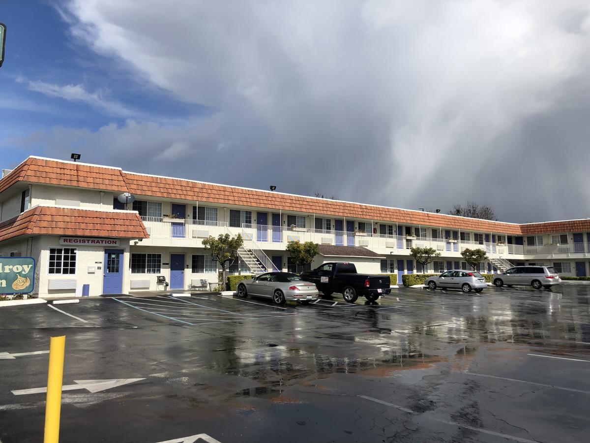 Gilroy Inn ภายนอก รูปภาพ